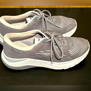 Dansko Women's Pace Walking Shoe